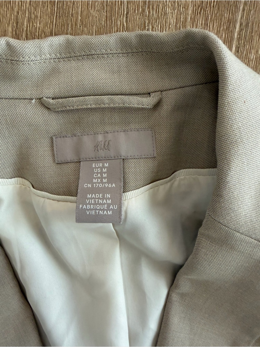 H&M Light Beige One-Button Tailored Blazer | Women’s Medium | Career Office - Picture 3 of 3